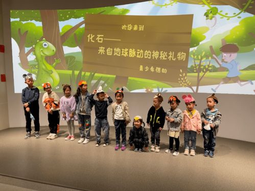 平?jīng)鍪胁┪镳^ 十一假期研學(xué)游系列活動，樹立公共文化惠民新標(biāo)桿